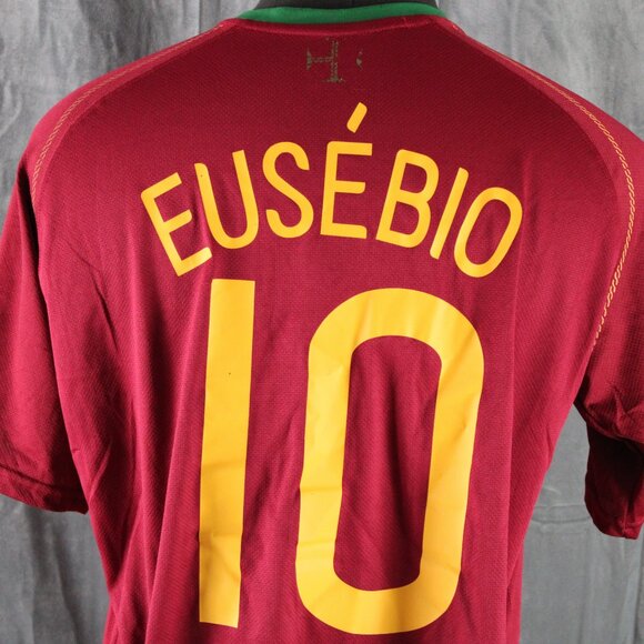 Team Portugal Jersey (Retro) - 2006 Home Jersey Eusebio 10 - Men's - Picture 6 of 10